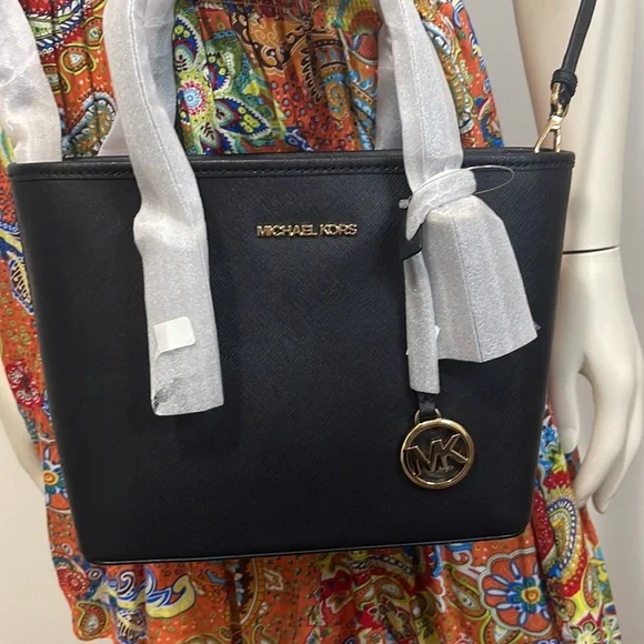 ‼️Authentic Michael Kors - Picture 2 of 4